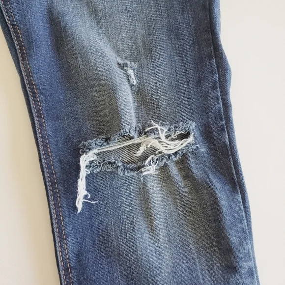 🟢7183 * Old Navy Rockstar Distressed Jeans Medium Wash Denim Size 4 - Picture 6 of 10